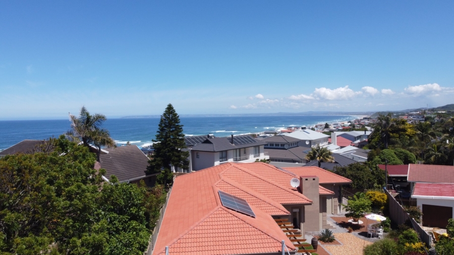 3 Bedroom Property for Sale in Outeniqua Strand Western Cape